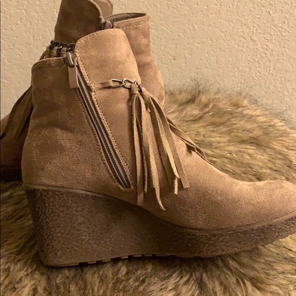 Brown fringe booties - Picture 3 of 3